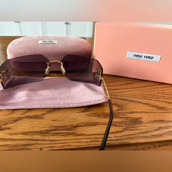 Miu Miu Sunglasses - Picture 3 of 8